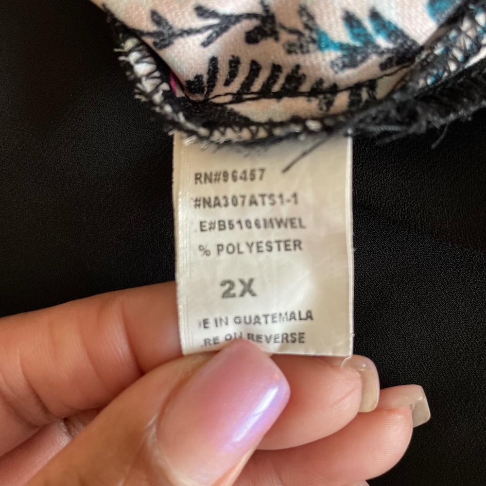 Eyeshadow Scoop Neck Multicolor Blouse - Size 2X - Picture 13 of 13